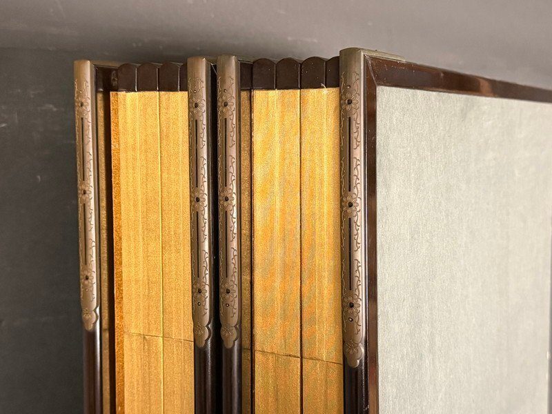 Gold with a Silk-Like Texture · Pair · photograph 9