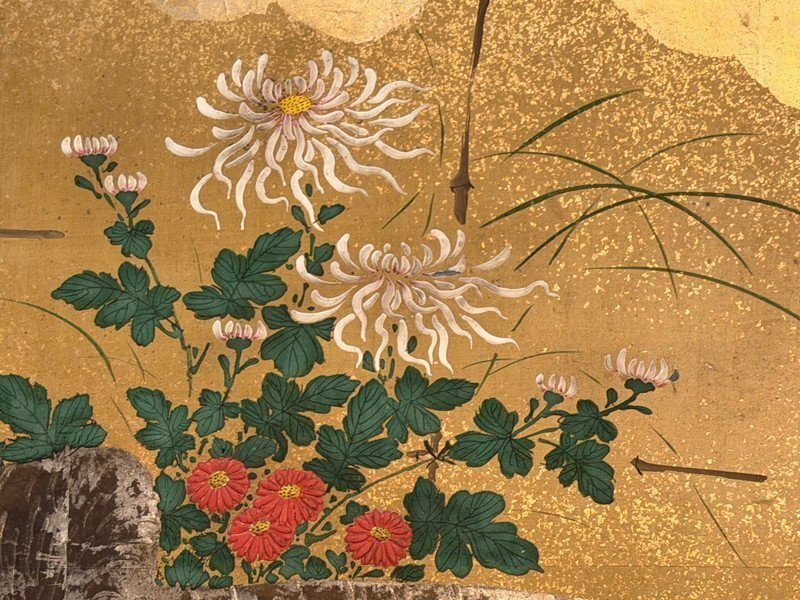 Flowers in Raised Pigment on Gold · photograph 2