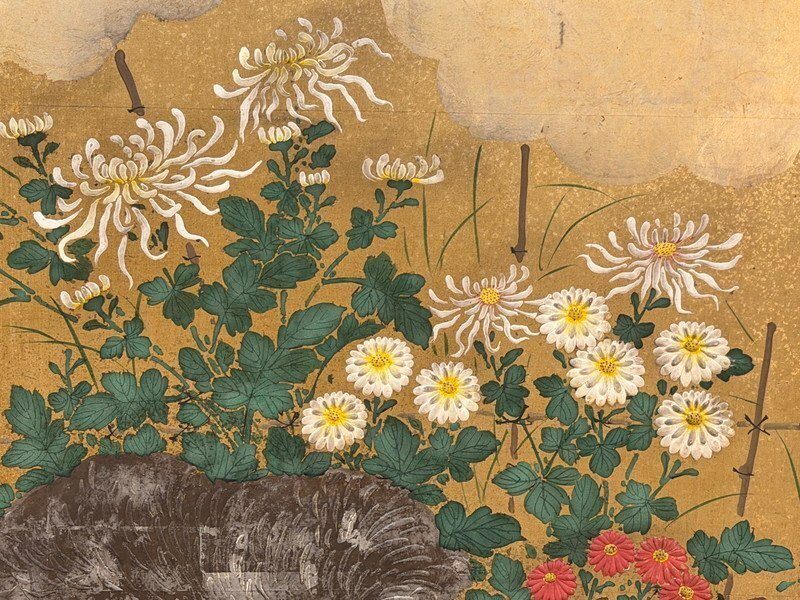 Flowers in Raised Pigment on Gold · photograph 4
