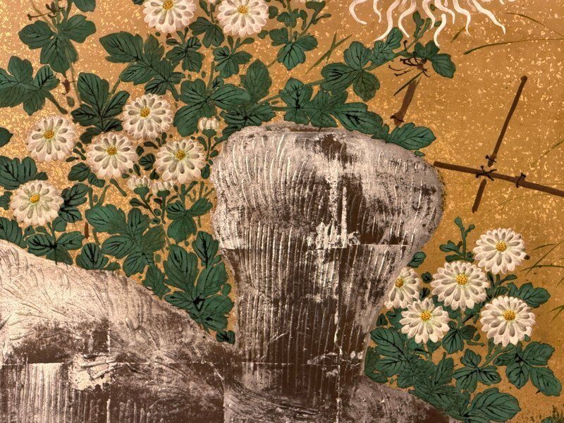 Flowers in Raised Pigment on Gold · photograph 8