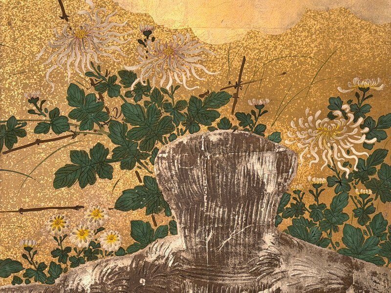 Flowers in Raised Pigment on Gold · photograph 9