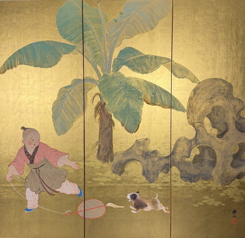 Figures & Children on Gold · photograph 7